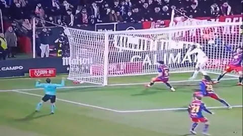 内马尔重返巴西国家队，足球世界激情升温