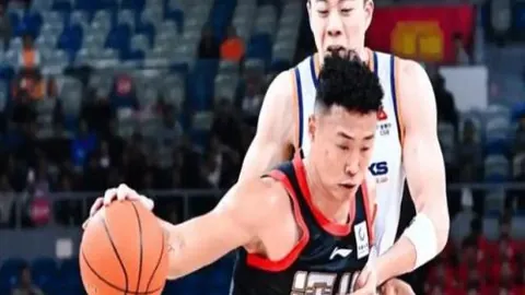 姆巴佩客场对阵利物浦，力挺皇马奋勇拼搏