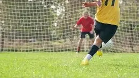 瓜迪奥拉2025欧冠决赛中场休息指导罗德里：10分钟精析空档球员策略